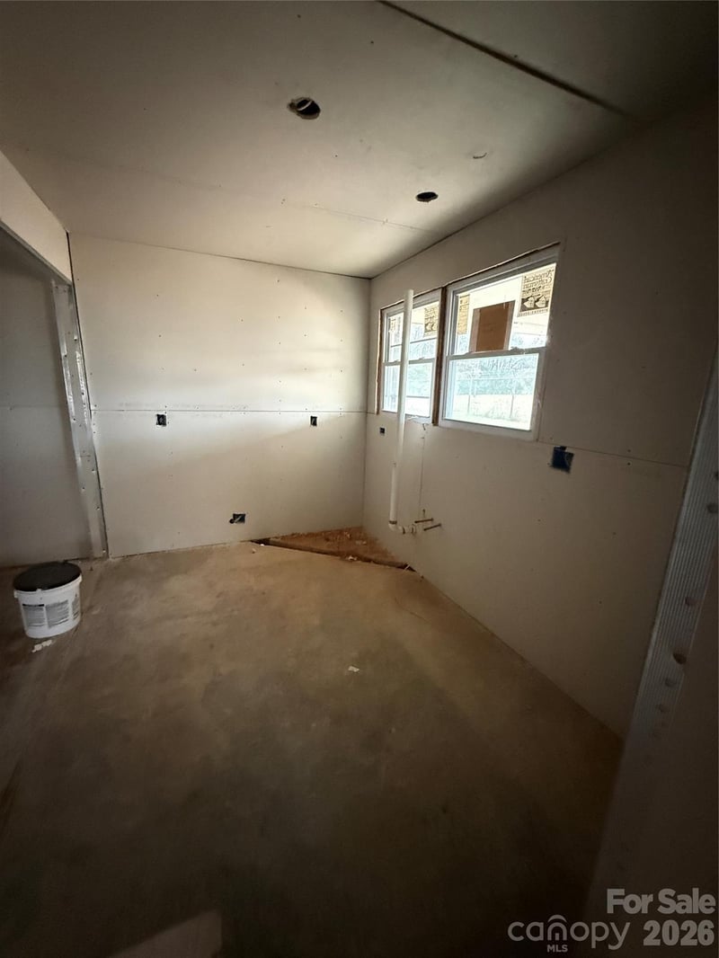 8106 Mount Holly Rd, Charlotte, NC 28214