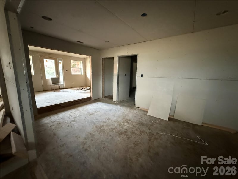 8106 Mount Holly Rd, Charlotte, NC 28214