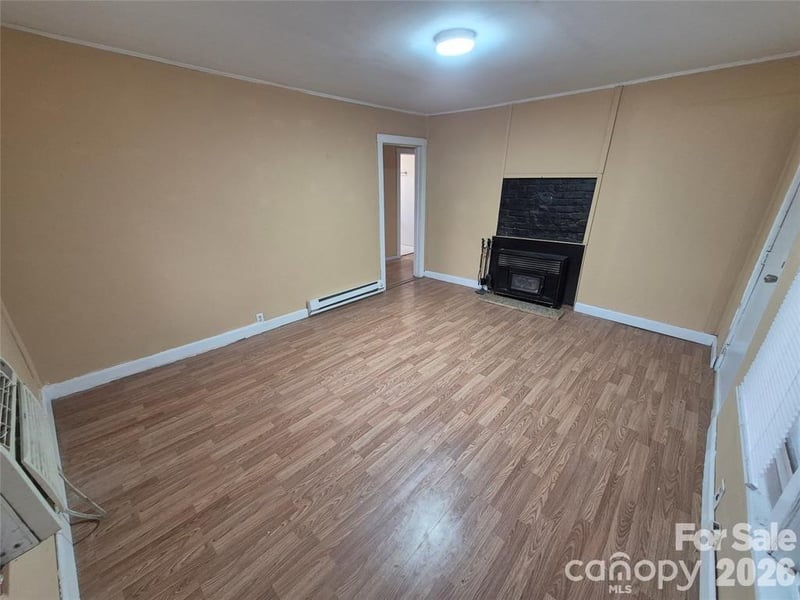 8 White Ave, Asheville, NC 28803