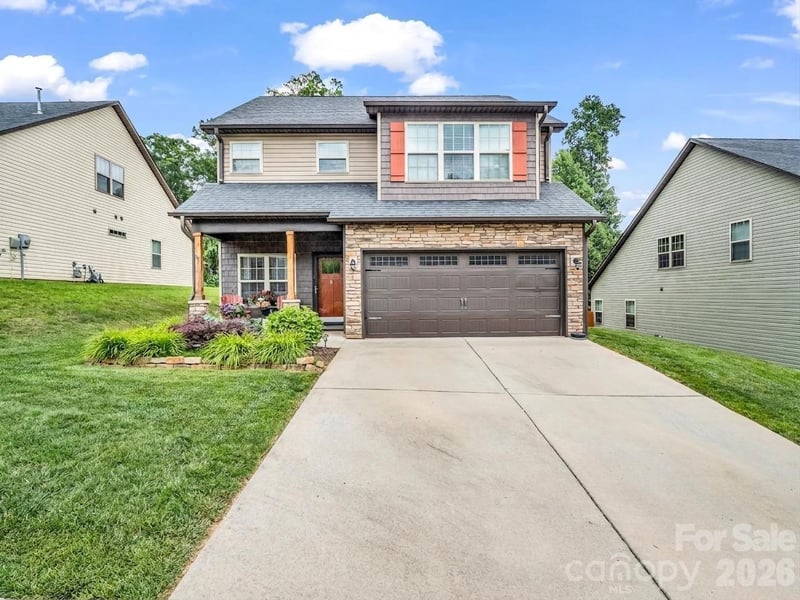 8 Mallard Run Dr, Arden, NC 28704