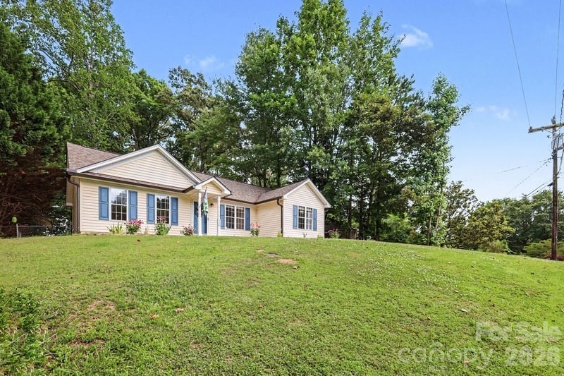 116 Julia St, Mount Holly, NC 28120