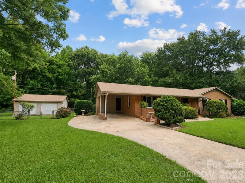 2914 Dresden Dr, Gastonia, NC 28056