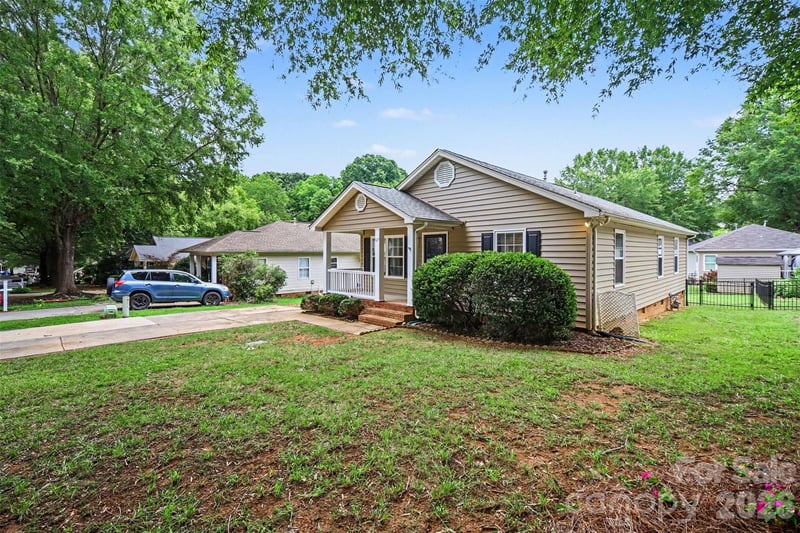 127 Pratt St, Belmont, NC 28012