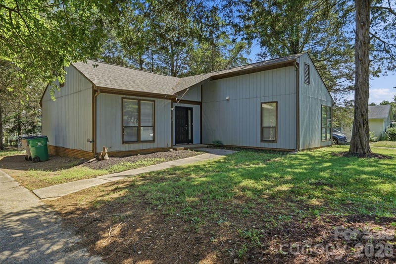 11813 Moonridge Dr, Charlotte, NC 28226