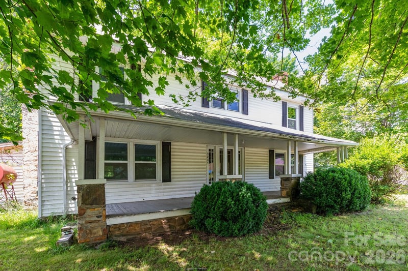 4085 Jacks Creek Rd, Burnsville, NC 28714