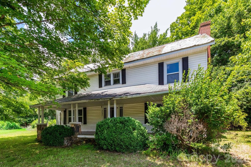 4085 Jacks Creek Rd, Burnsville, NC 28714