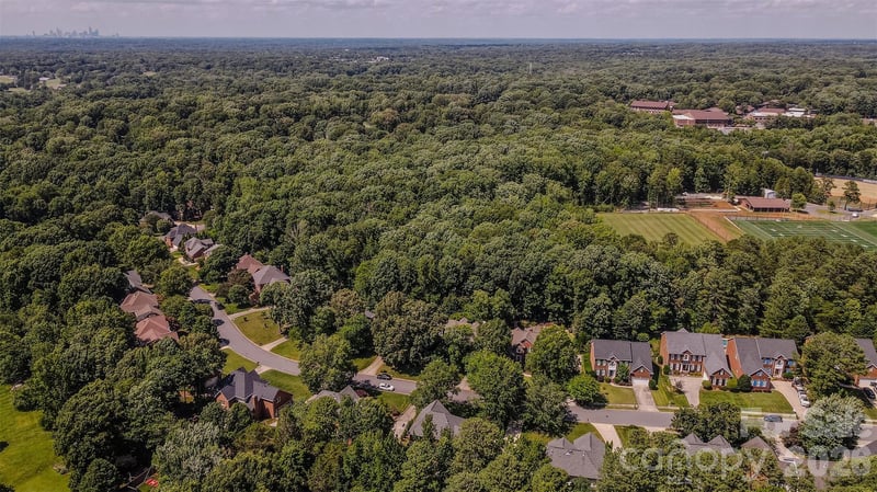 5910 Summerston Pl, Charlotte, NC 28277