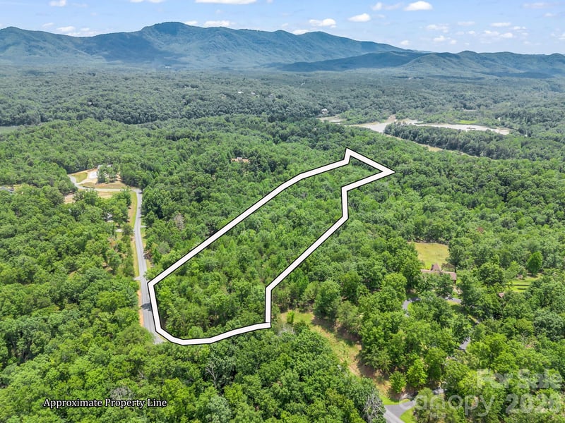 North Park Ln #33, Mill Spring, NC 28756