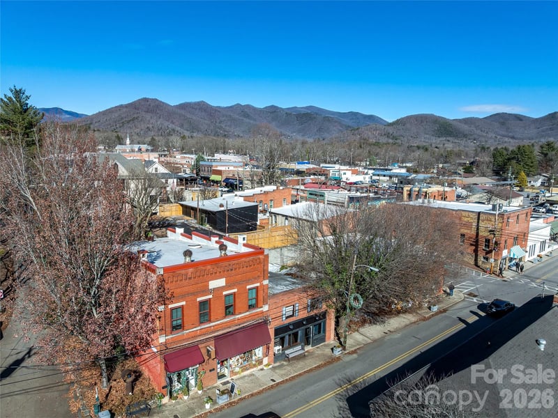 204 Sutton Ave, Black Mountain, NC 28711