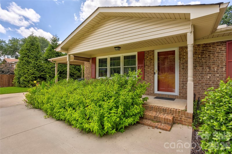 822 Rubens Rd, Concord, NC 28027