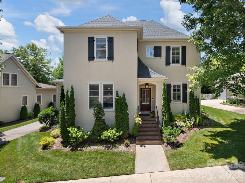 21 Dayflower Dr, Asheville, NC 28803