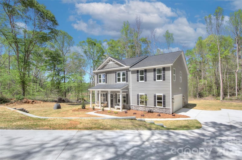1033 Harrogate Dr, Bessemer City, NC 28016