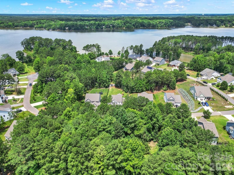 9425 Tradewinds Ct, Lancaster, SC 29720