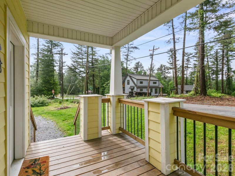 1508 Pennsylvania Ave, Hendersonville, NC 28739