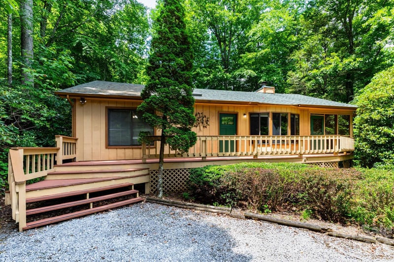 86 Mountain Rd, Maggie Valley, NC 28751