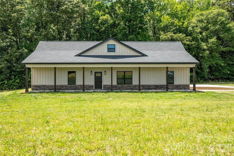 1643 Beamguard Rd, Clover, SC 29710