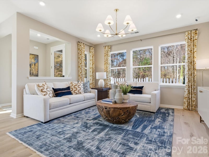 8402 Discovery Ln, Charlotte, NC 28216