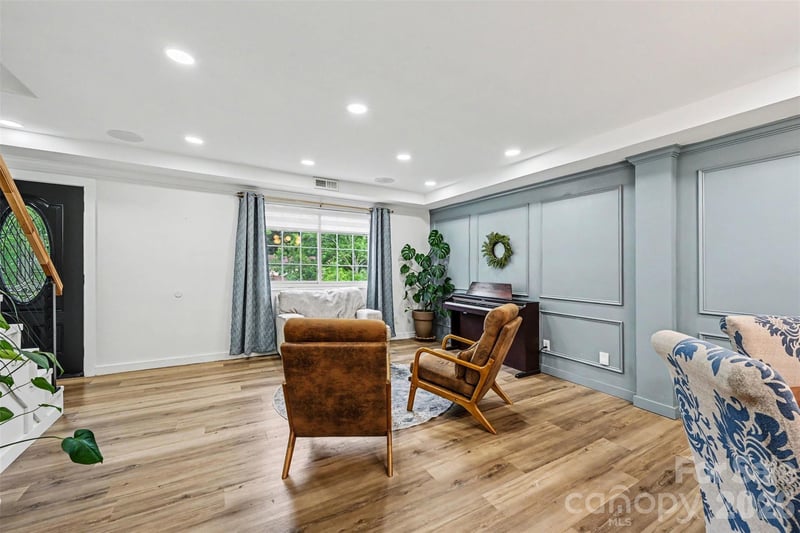 5821 Shadow Creek Rd, Charlotte, NC 28226