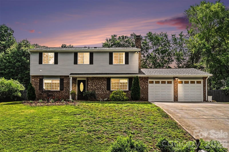 5821 Shadow Creek Rd, Charlotte, NC 28226