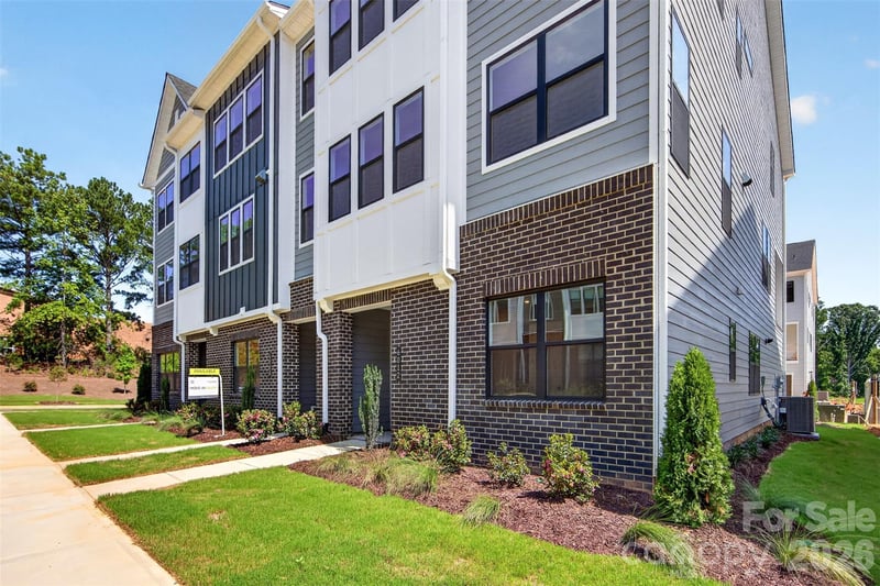 6012 Yellow Buckeye Dr, Charlotte, NC 28277