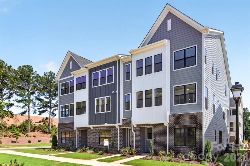 6012 Yellow Buckeye Dr, Charlotte, NC 28277