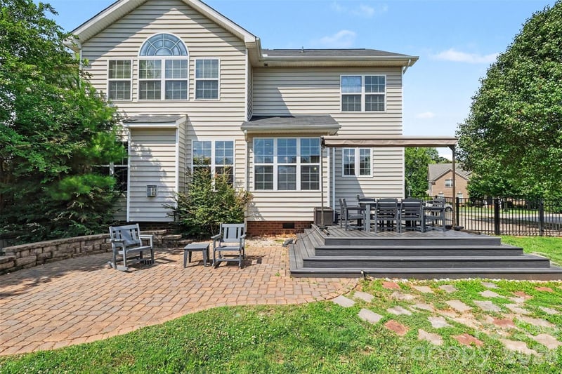 1008 Hawker Rd, Matthews, NC 28104