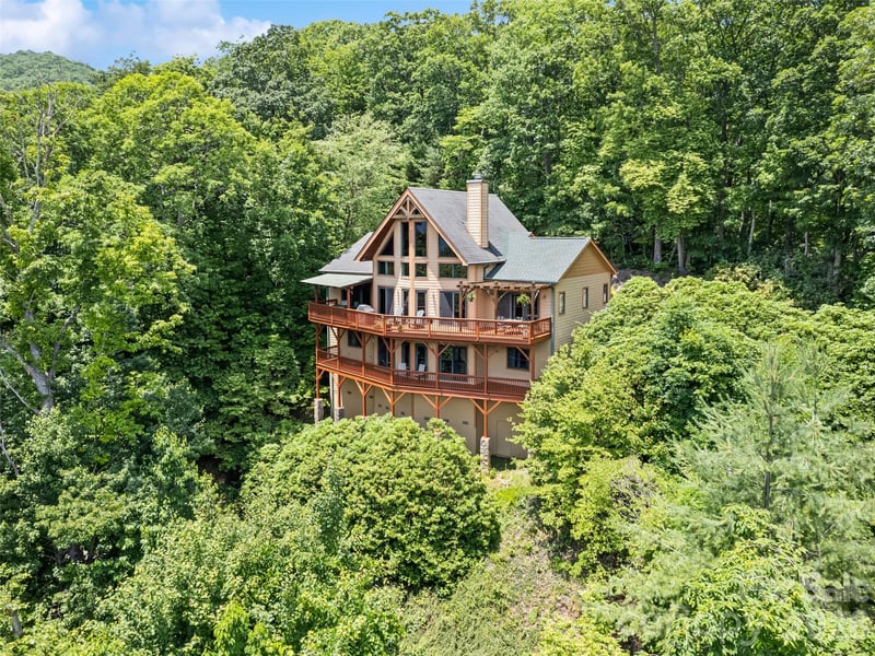 48 Hawks Lift Dr, Waynesville, NC 28786