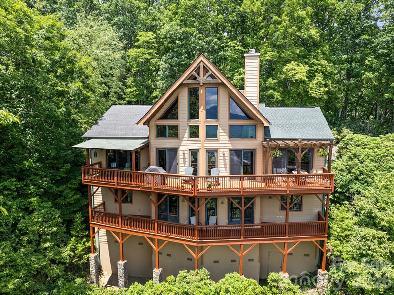48 Hawks Lift Dr, Waynesville, NC 28786