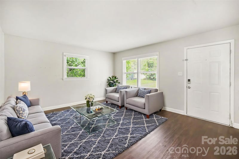 3700 Sargeant Dr, Charlotte, NC 28217
