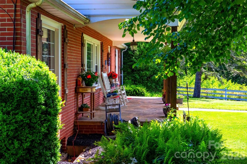 68 Hillside Terrace Dr #L-3, Waynesville, NC 28786
