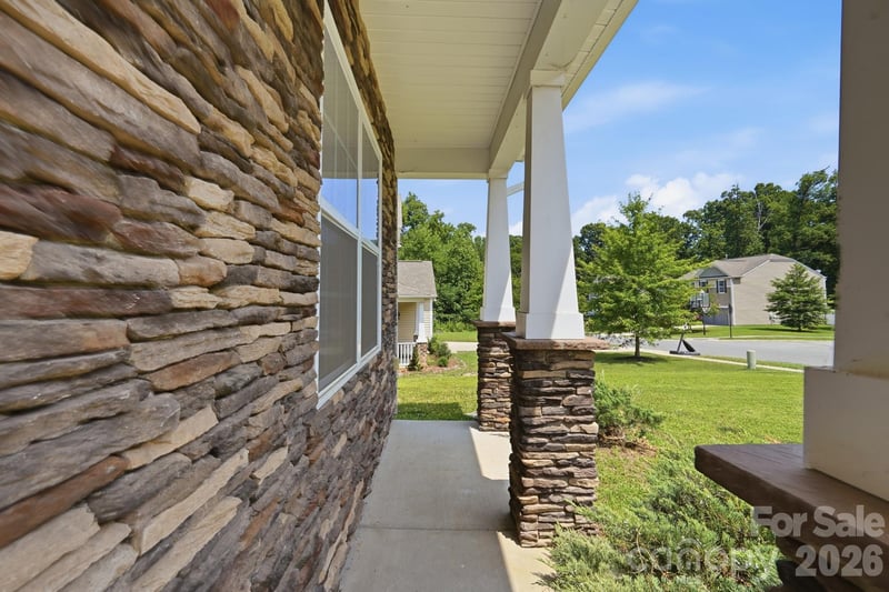 137 Rippling Water Dr, Mount Holly, NC 28120