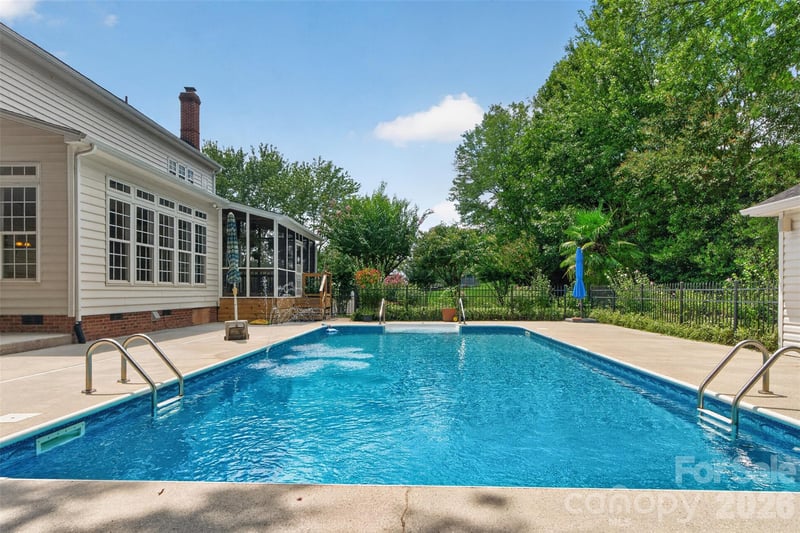 204 Whitegrove Dr, Fort Mill, SC 29715