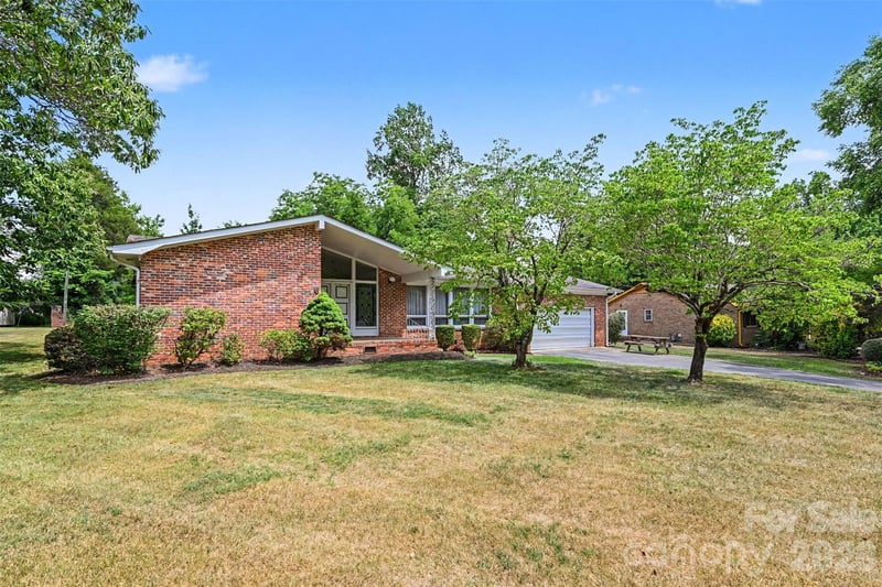 207 Sills Dr, Salisbury, NC 28146