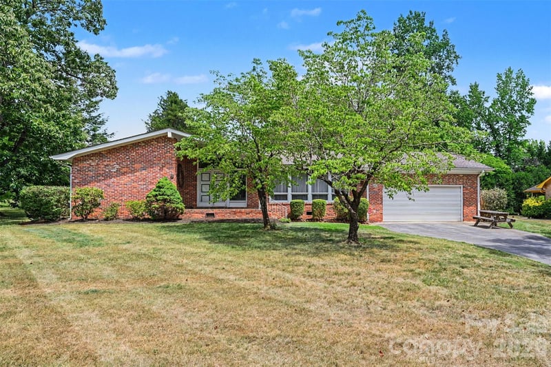 207 Sills Dr, Salisbury, NC 28146