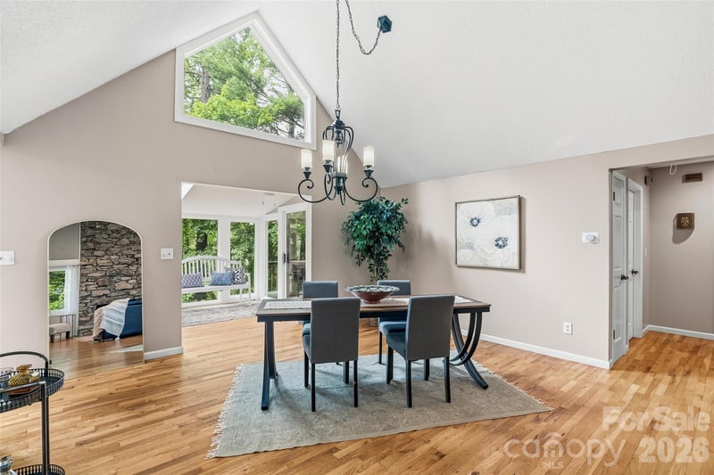 16 Canterbury Dr, Arden, NC 28704