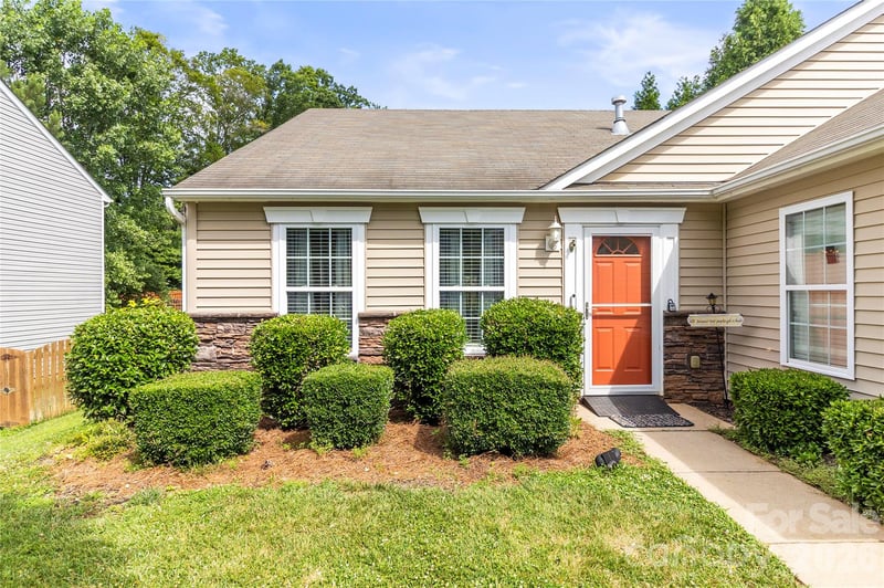 1143 Adirondak Dr, Gastonia, NC 28052