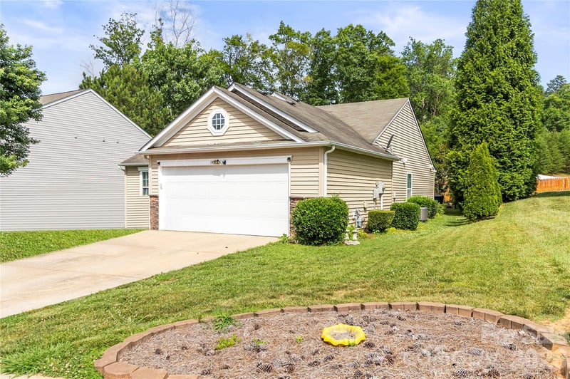 1143 Adirondak Dr, Gastonia, NC 28052
