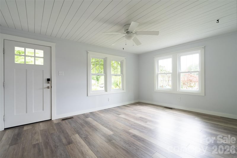 250 Oakdale St, Brevard, NC 28712