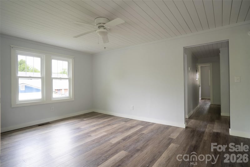 250 Oakdale St, Brevard, NC 28712