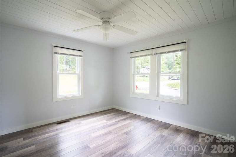 250 Oakdale St, Brevard, NC 28712