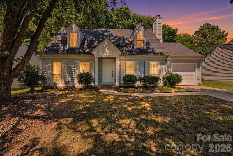8345 Houndstooth Dr, Charlotte, NC 28227