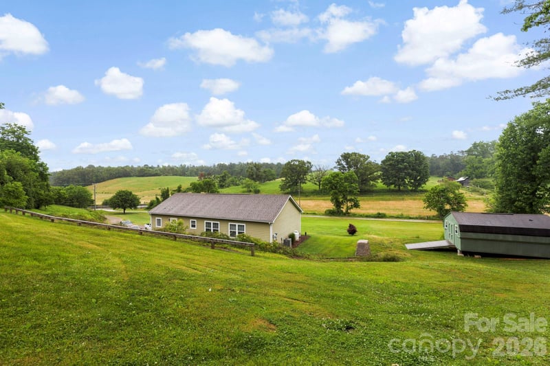 135 Herron Cove Rd, Weaverville, NC 28787