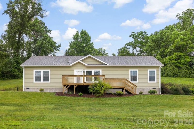 135 Herron Cove Rd, Weaverville, NC 28787