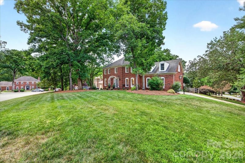10300 Ben Franklin Ct, Charlotte, NC 28277