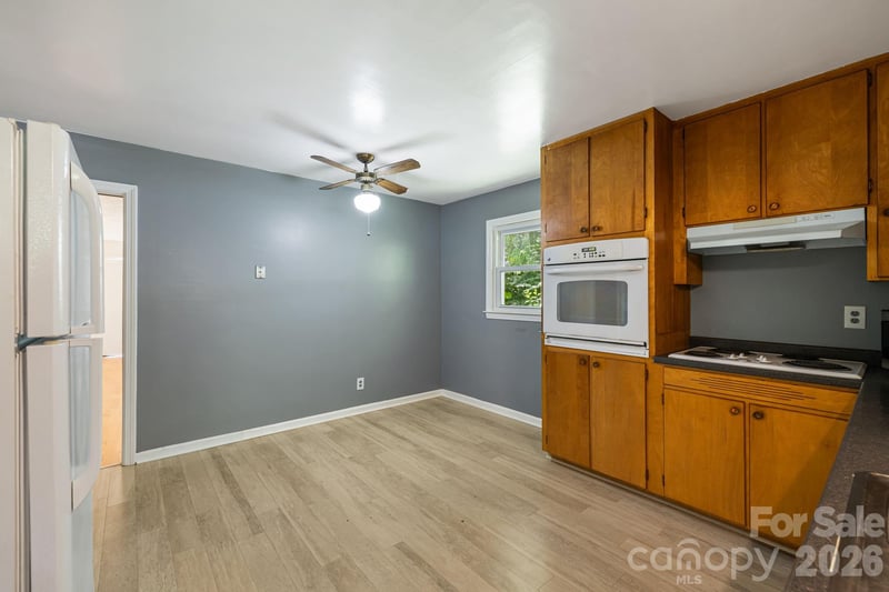 917 Fassifern Ct, Hendersonville, NC 28791