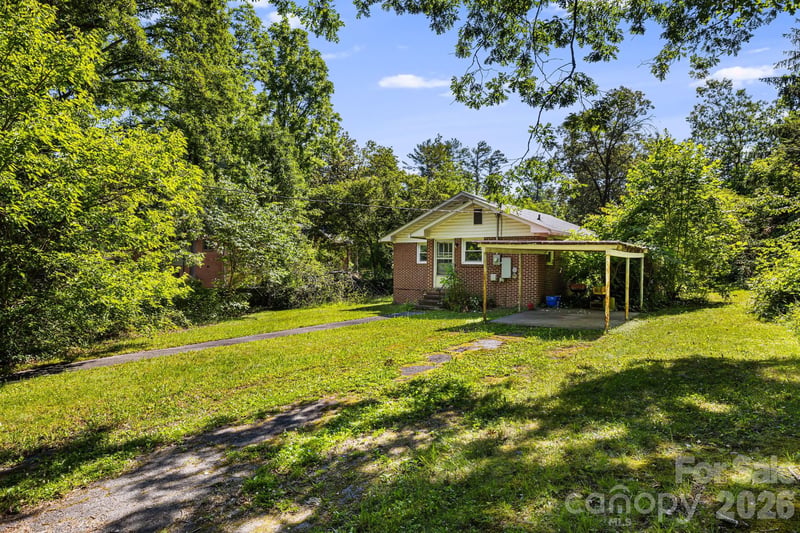 917 Fassifern Ct, Hendersonville, NC 28791