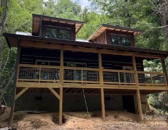 5 Marion Dr, Maggie Valley, NC 28751