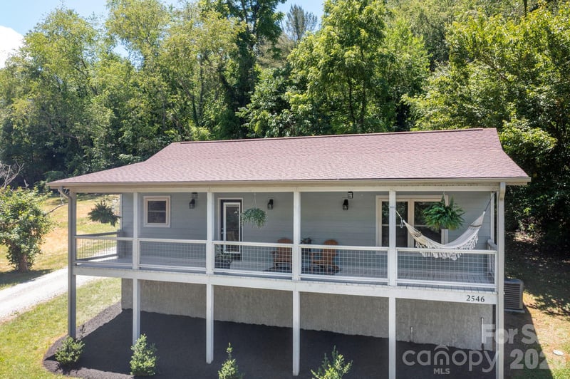 2546 Old Clyde Rd, Clyde, NC 28721