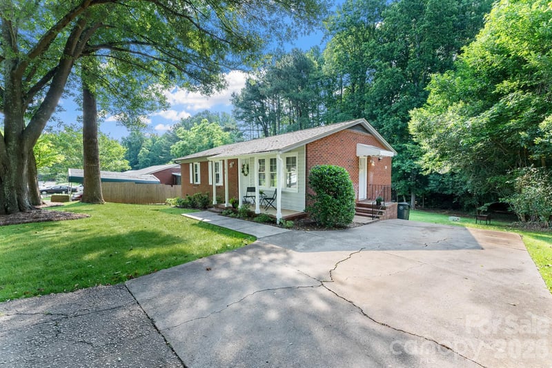106 Valley Rd, York, SC 29745
