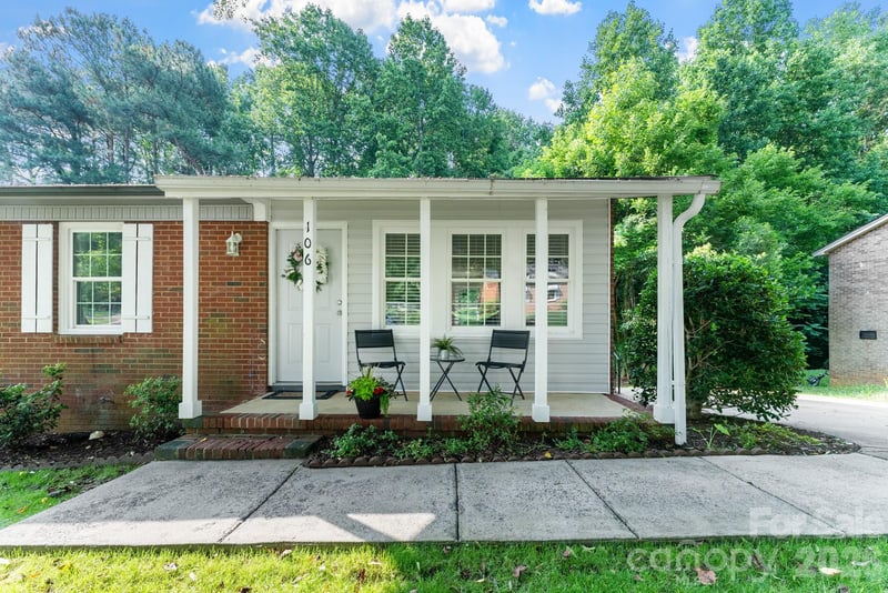 106 Valley Rd, York, SC 29745